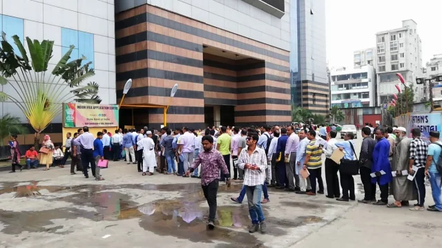 দীর্ঘ বিরতির পর ভারতীয় পর্যটন ভিসা কার্যক্রমে গতি, আবেদন জমায় প্রথম দিনেই ভিড়